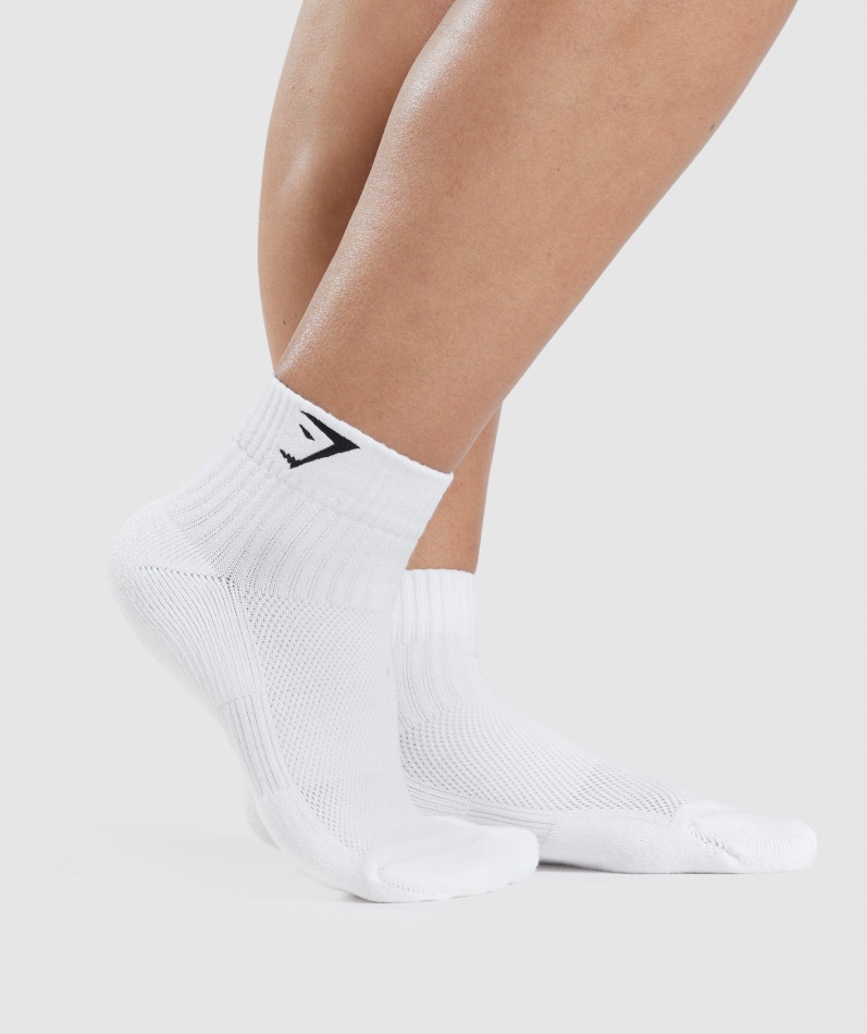 Gymshark Sharkhead Broderte Quarter Sokker 2pk Hvit-svart